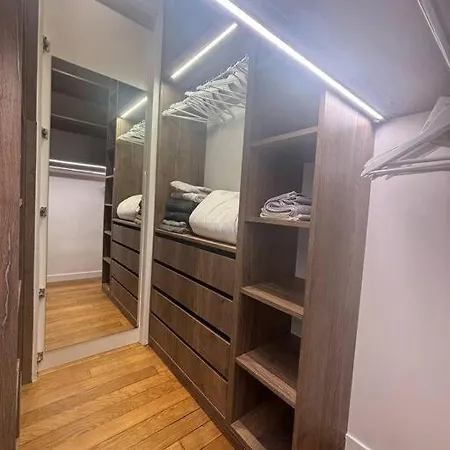 Le Splendide Au Centre De Versailles